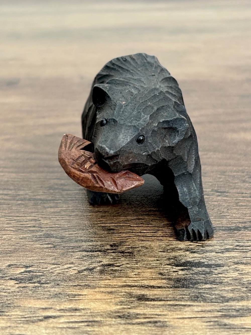 VINTAGE Hand Carved Wood Figure Black Bear Fish Ainu Hokkaido Kibori Kuma Japan